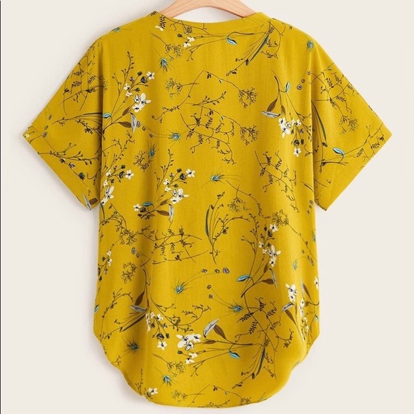 Plus dip hem floral print blouse - Picture 2 of 8